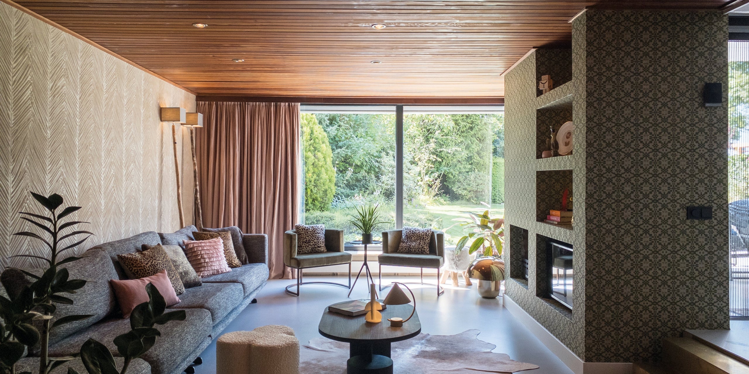 De eclectische jaren 70 bungalow van Ferdy en Michel