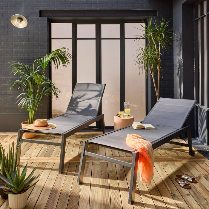 sweeek - Zonnebed van gewatteerd textilene en aluminium met meerdere