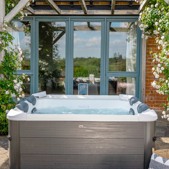 sweeek - SPA Oslo- 6 personen Hydromassage 4 kussens 160cm