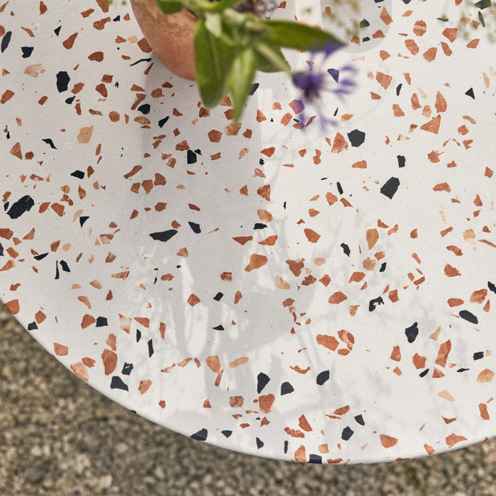 Tikamoon - Ronde tuintafel van premium terrazzo en metaal 90 brown