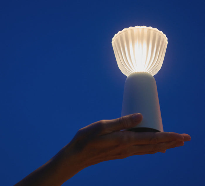 Fermob Swiing - draadloze tafellamp - outdoor - H 20 cm - Gris argile