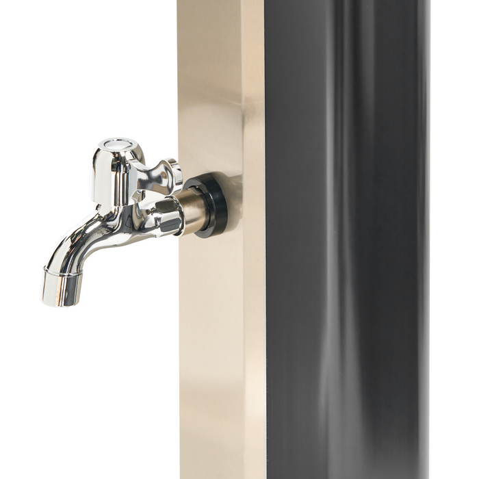 Beliani - TUXPAM - Buitendouche op zonne-energie - Zwart - PVC