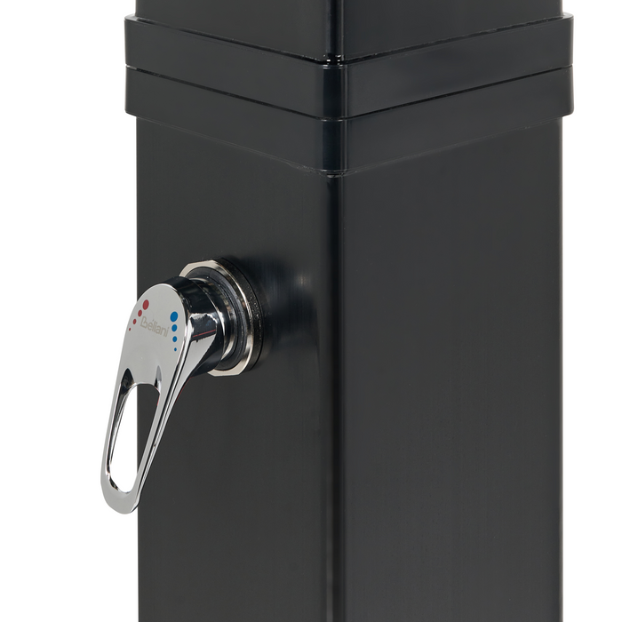 Beliani - YARACUY - Buitendouche op zonne-energie - Zwart - PVC