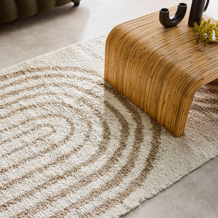 sweeek - Interieurtapijt, geometrisch regenboog patroon, beige