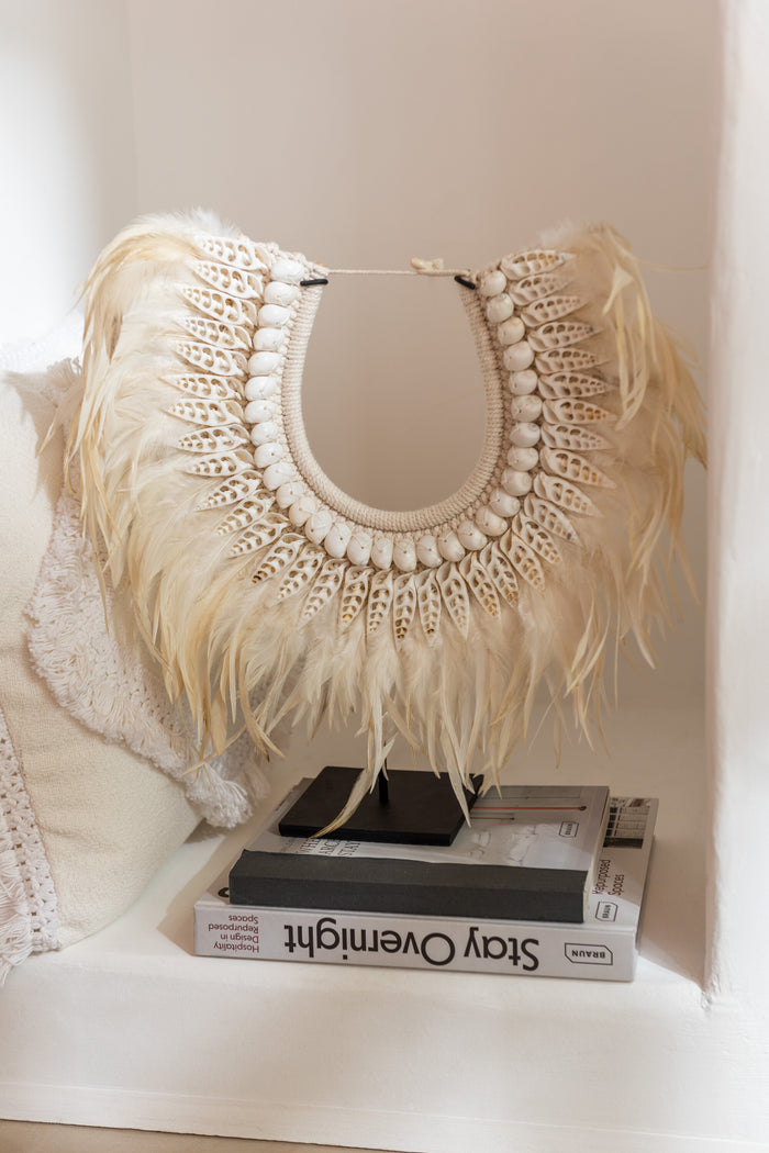 J-line - Ketting+staander Dora Schelpen|veren Wit Small - 38x11x36cm