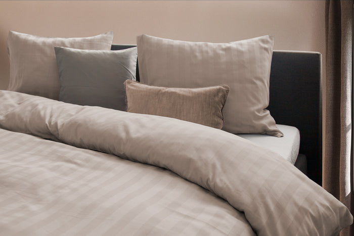 Eleganzzz Dekbedovertrek Hotel Kwaliteit Satijn Streep zand