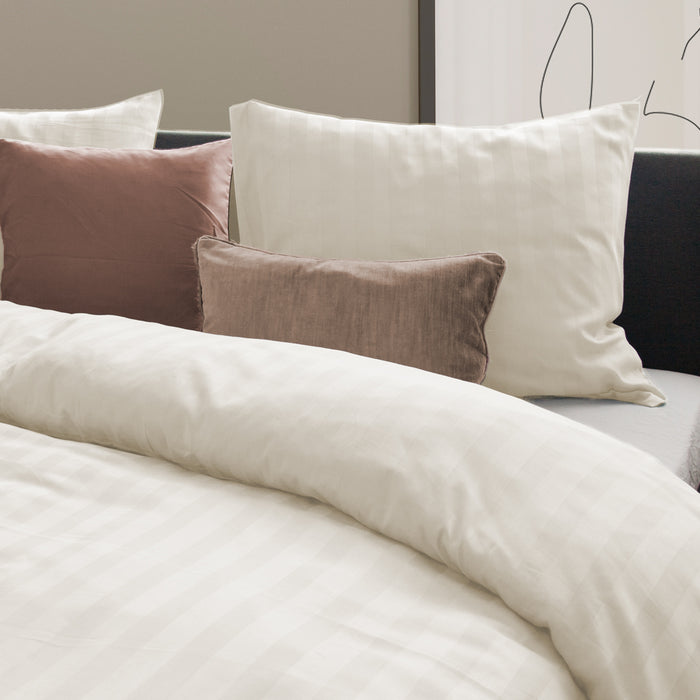 Eleganzzz Dekbedovertrek Hotel Kwaliteit Satijn Streep ivoor