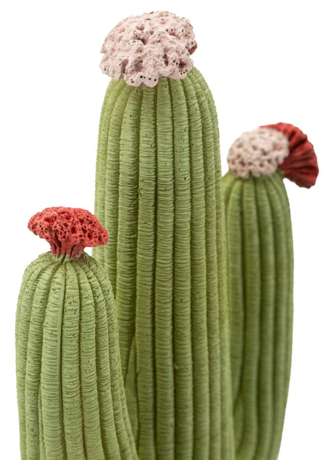 Cactusvormig beeldje van veelkleurige hars 16,5x11x45 cm