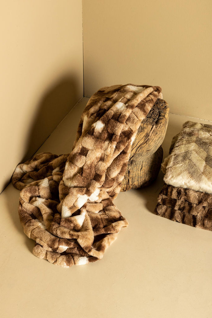 PTMD Clarisse Deken - 140x170x2 cm - Imitatie Bont - Bruin