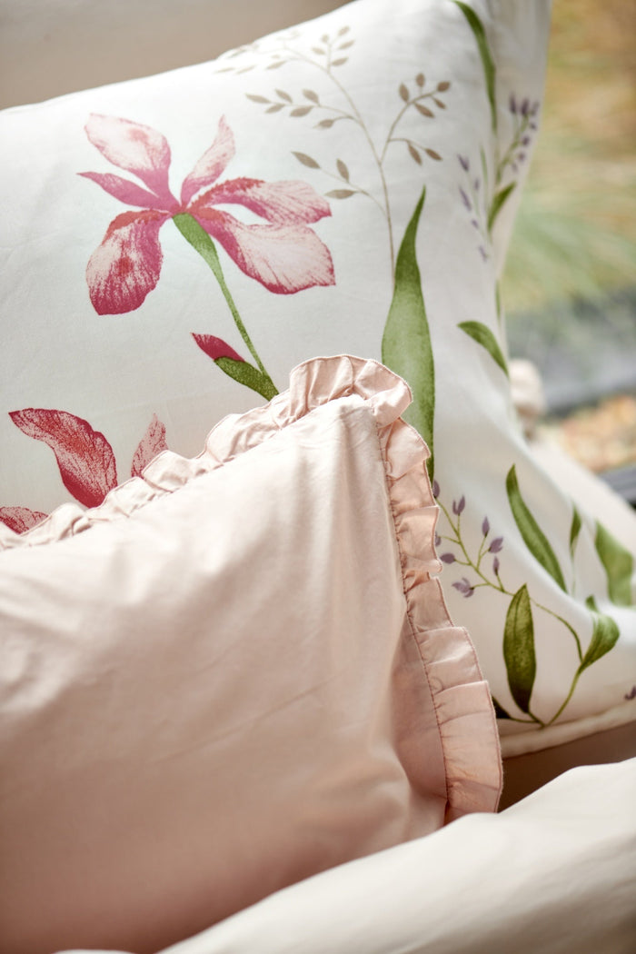 Serene Flower Dekbedovertrek Off | 200 x 200|220 cm | Ivoor