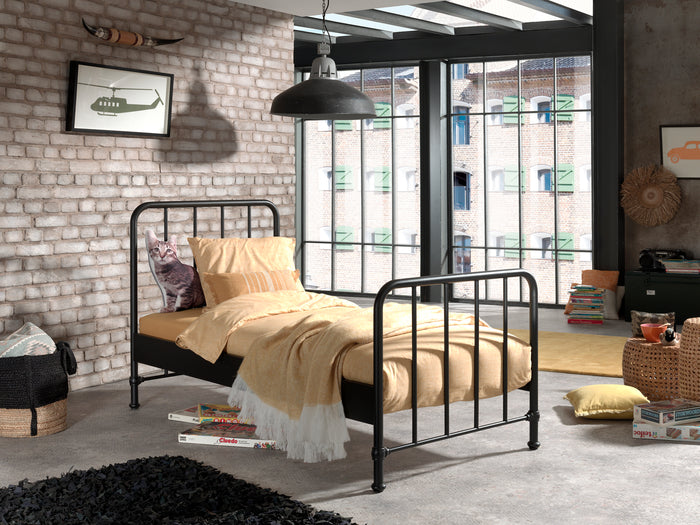 LUCEVI - Bronxx bed + Nachtkastje - Zwart - 90x200 cm