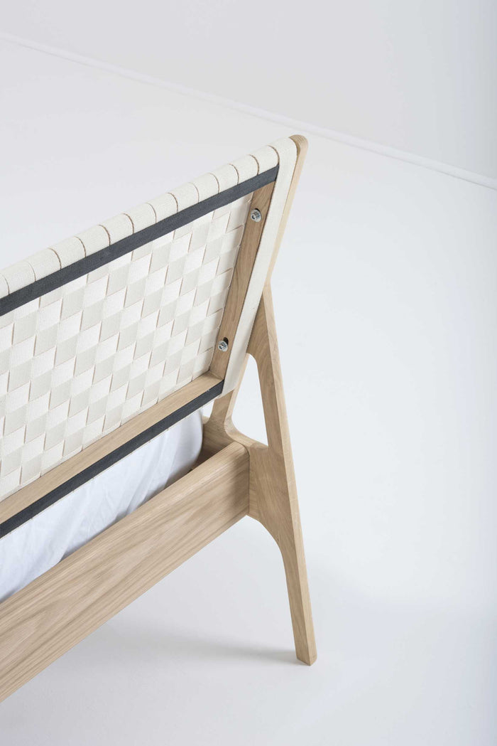 Fawn bed 140x200 whitewash cotton webbing black