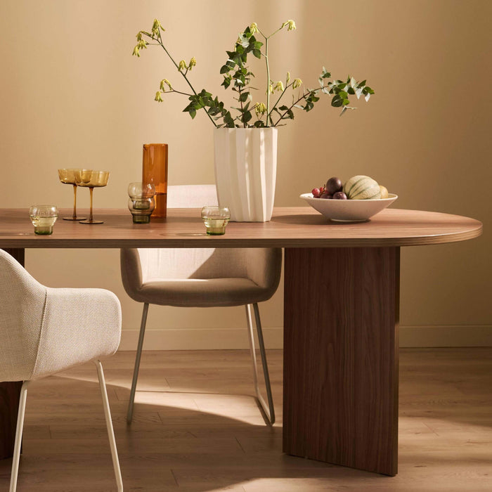 NADUVI Collection Philipa Eettafel - Bruin