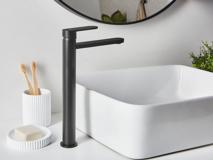 Beliani - COLHUE - Enkele wastafelkraan - Zwart - 30 cm - Messing