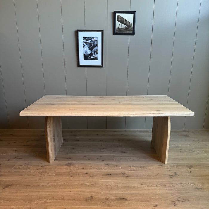 Eiken boomstamtafel met maanpoot 180x90cm