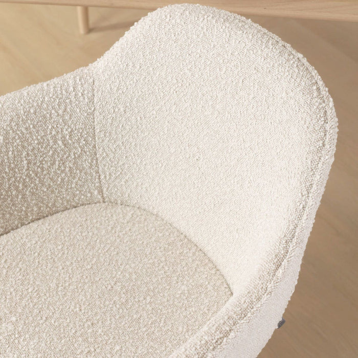Nolon Noa-Mare Eetkamerstoel Bouclé Beige - Armleuning - Witte Poten