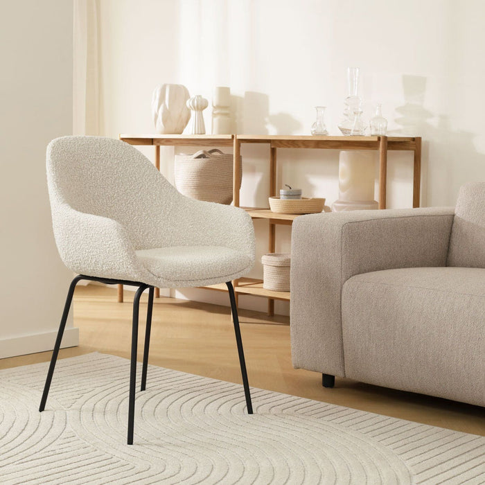 Nolon Nora-Mae Eetkamerstoel Bouclé Beige - Armleuning - Zwarte Poten