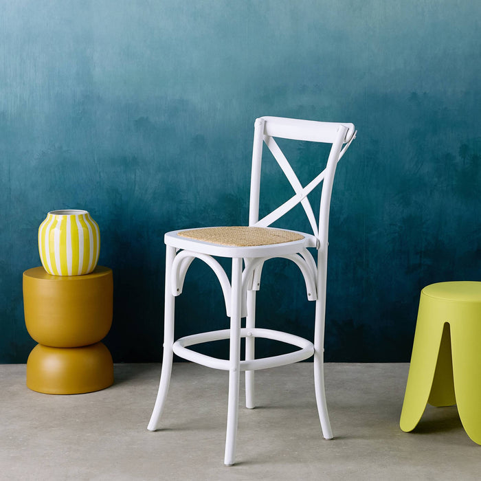 sweeek - Vintage rubberhouten bistro barkruk met voetensteun