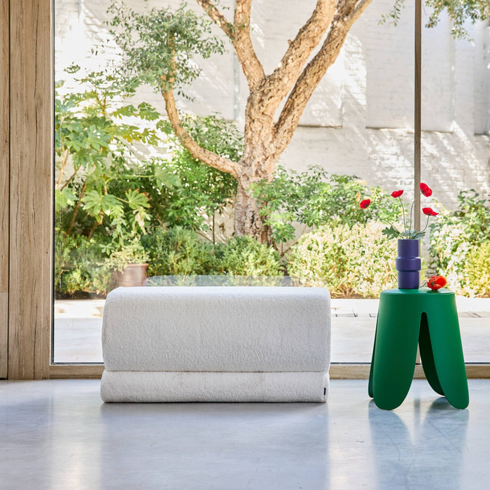 sweeek - Designbank boucléstof 1-2 zitplaatsen