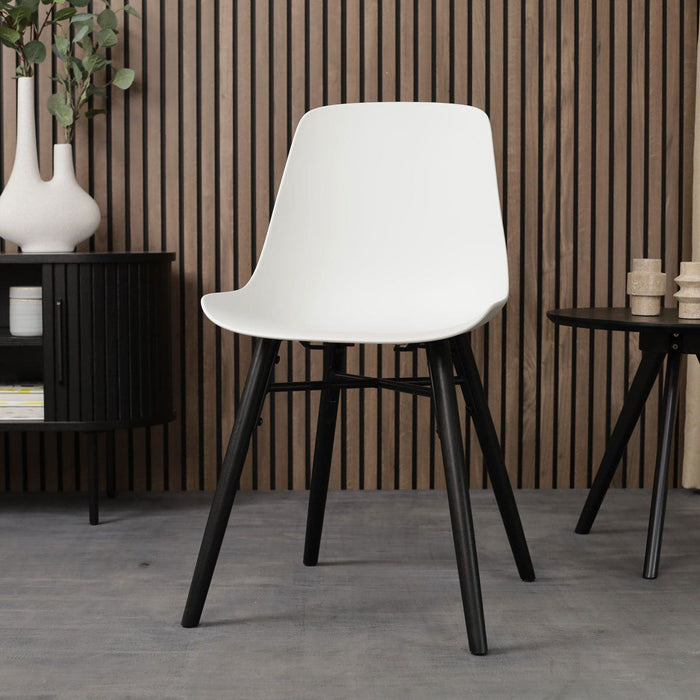Nolon Nena-Pip Eetkamerstoel Wit - Zwarte Houten Poten