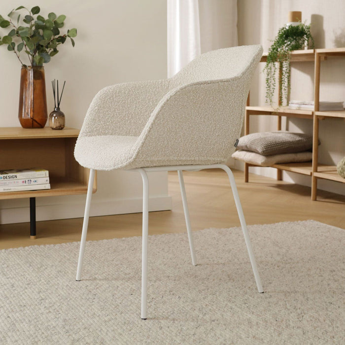 Nolon Nora-Mare Eetkamerstoel Bouclé Beige - Armleuning - Witte Poten