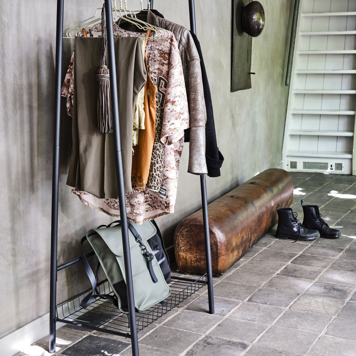 WOOOD Jovi Kledingrek - Metaal - Zwart - 167x70x41