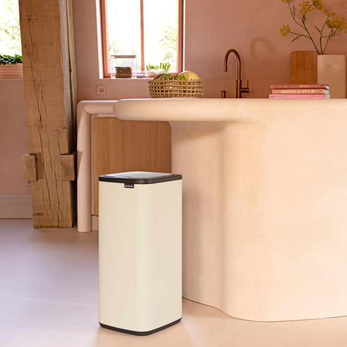 Brabantia Bo Touch Bin Prullenbak 30 L - Soft Beige