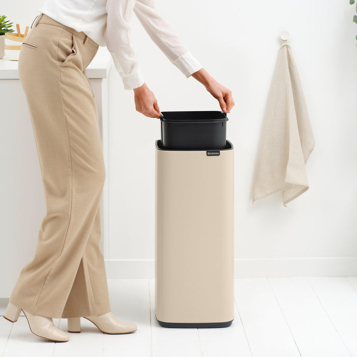 Brabantia Bo Touch Bin Prullenbak 30 L - Soft Beige