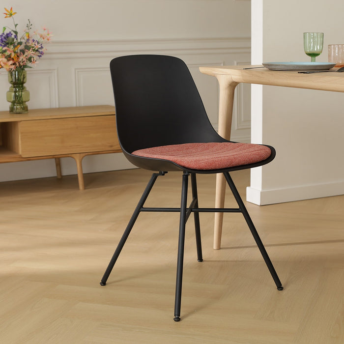 Nolon Noa-Liv Eetkamerstoel Zwart - Terracotta Kussen - Zwarte Poten