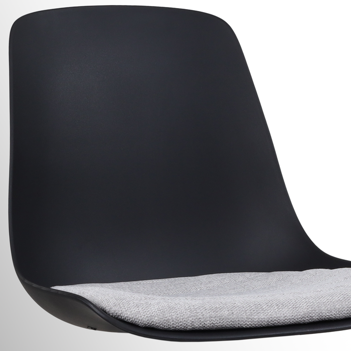 Nolon Nora-Liv Eetkamerstoel Zwart - Lichtgrijs Kussen - Zwarte Poten