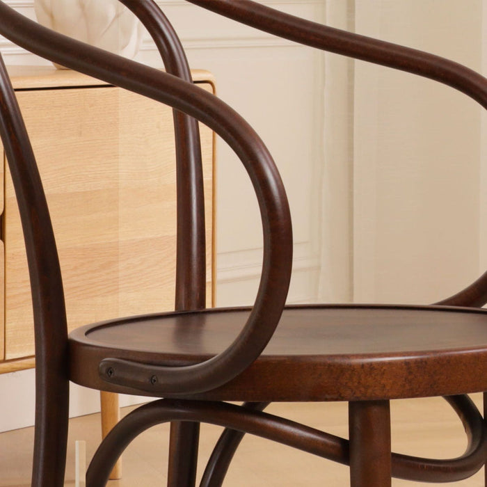 Fameg Venice No.9 Houten Eetkamerstoel Walnoot - Met Armleuning