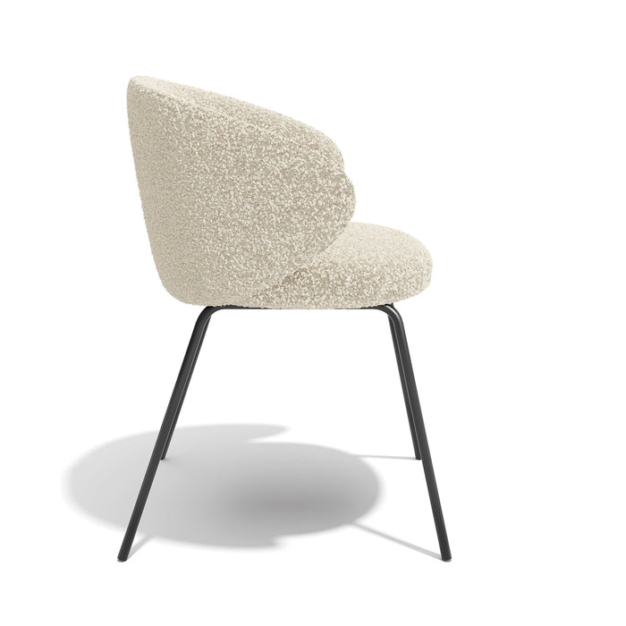 Set van 2 crèmekleurige bouclé stoelen met zwarte poten