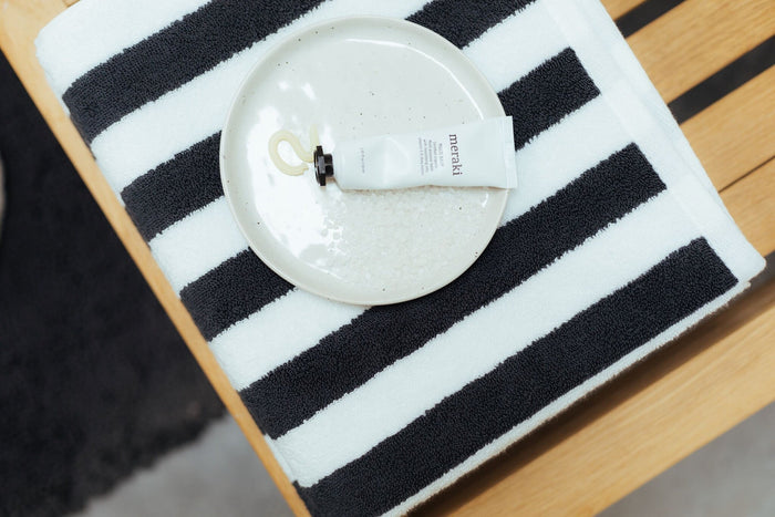 Handdoek Verona Stripes Off Black | 70 x 140 cm | Zwart | Wit | Katoen