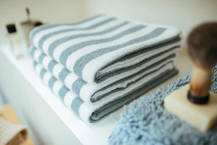 Handdoek Verona Stripes Pearl Blue | 70 x 140 cm | Wit | Blauw