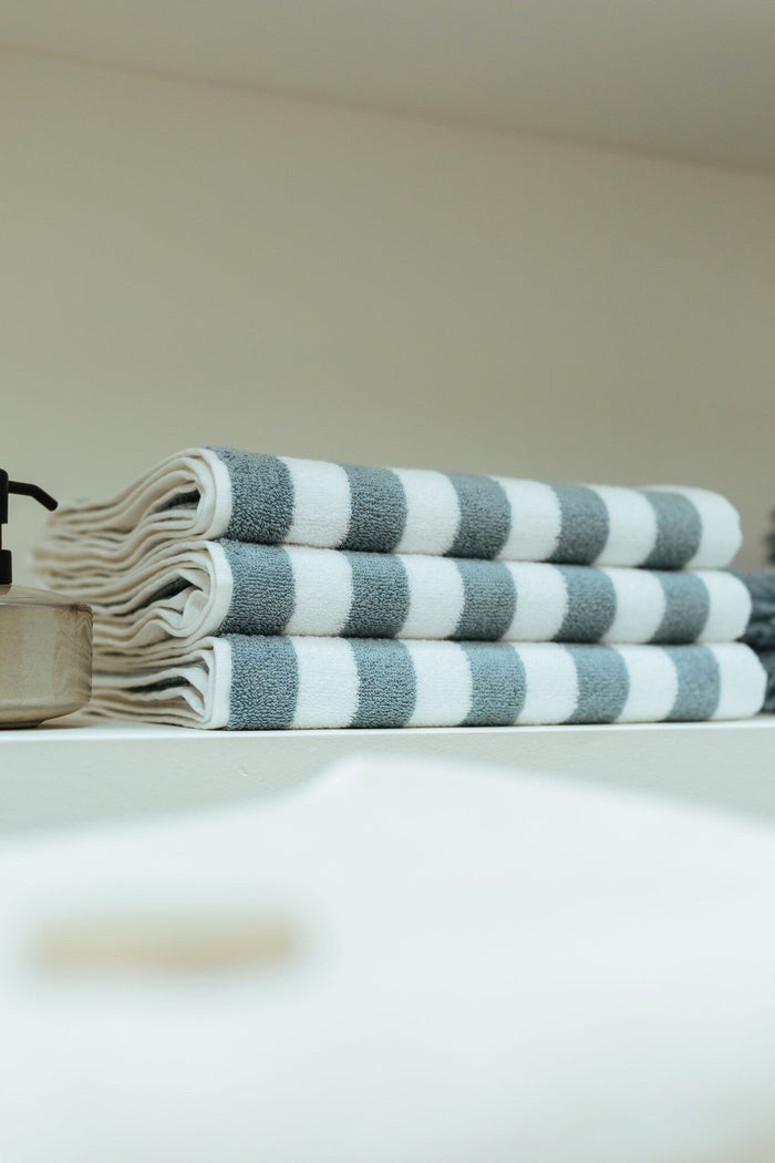 Handdoek Verona Stripes Pearl Blue | 70 x 140 cm | Wit | Blauw