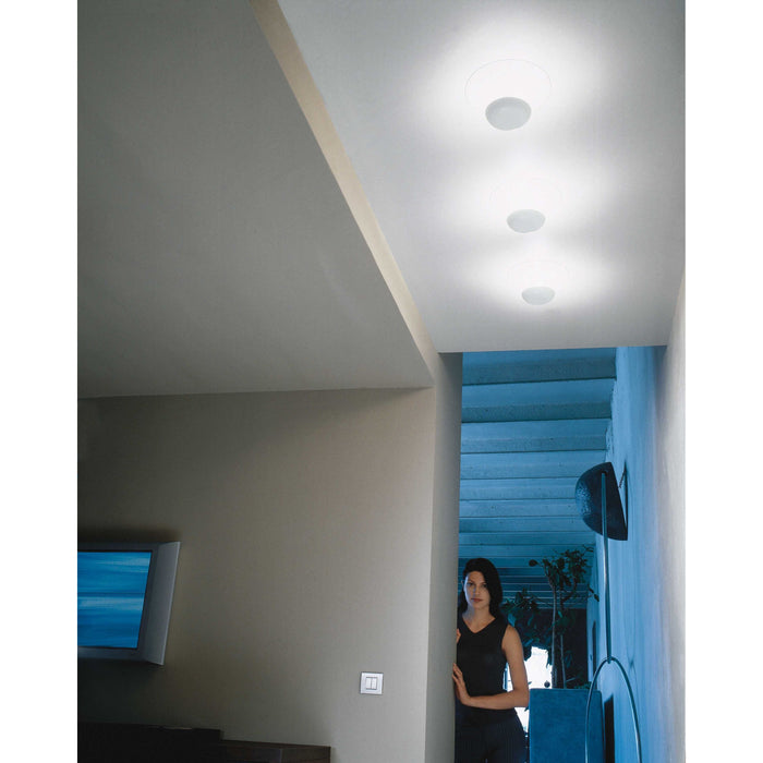 Vibia Funnel 2005 plafond- en wandlamp medium White