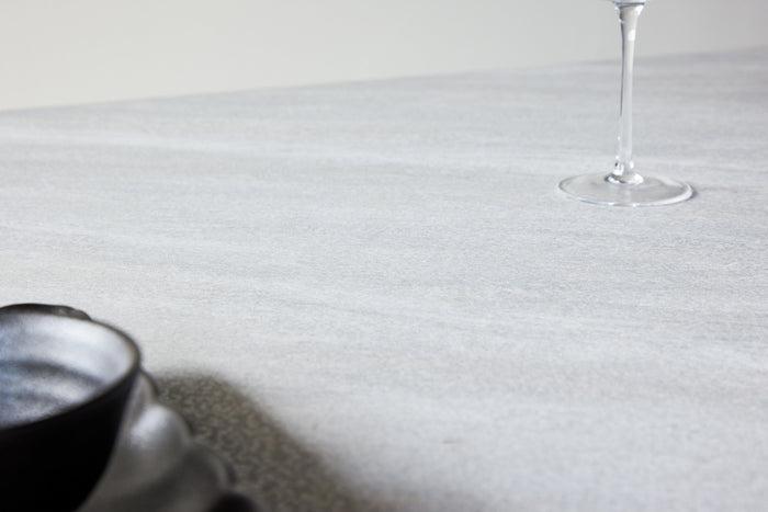 Fjôrd - Eettafel Vierkant - Lichtgrijs - 120x120x75cm - Cael