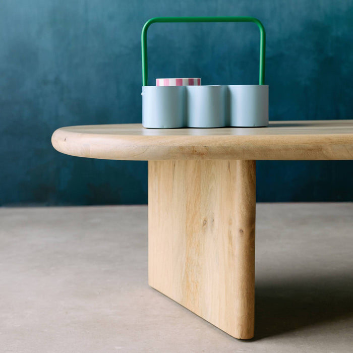 sweeek - Ovale salontafel van mangohout