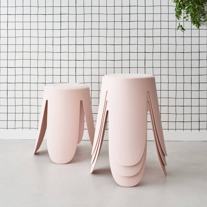 sweeek - Set van 4 stapelkrukken in boucléstof