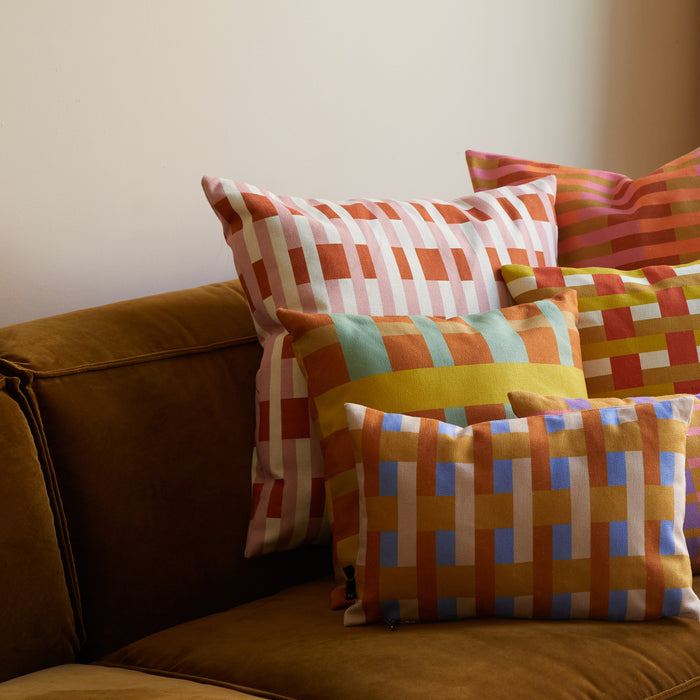 FÉST Striped Sierkussen 30 x 60 cm - Caramel