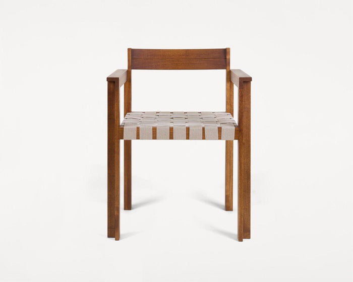 Symmetry eetkamerstoel met armleuning Honey Ash Wood | Oat Fabric