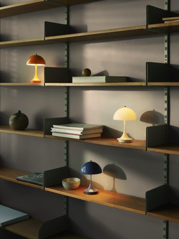 Louis Poulsen Panthella tafellamp V3 Ø16 LED oplaadbaar Opaque Moss