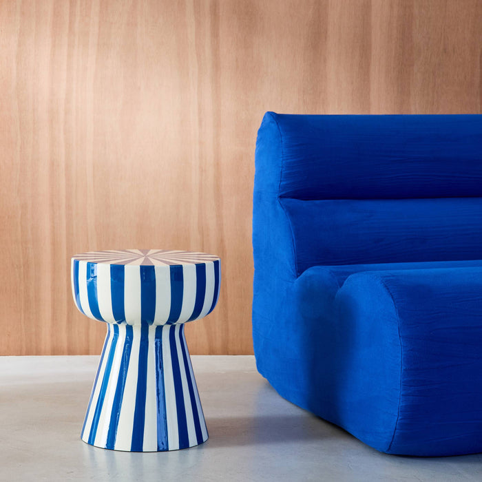 sweeek - Bijzettafel, nachtkastje, geëmailleerd staal gestreept