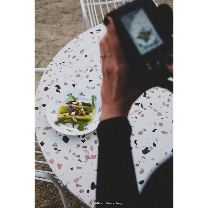 Tikamoon - Ronde tuintafel van premium terrazzo en metaal 90 brown