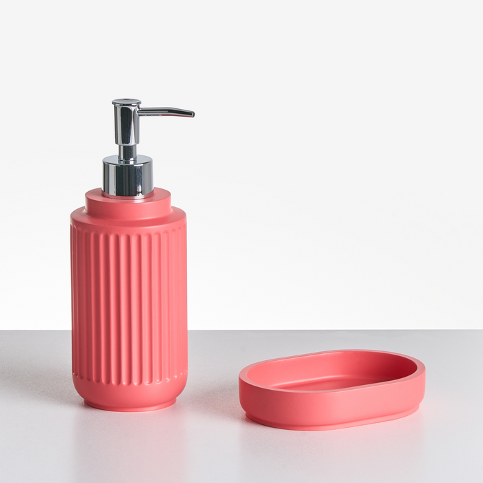 Beliani - HUARMEY - Badkameraccessoireset - Rood - Polyresin