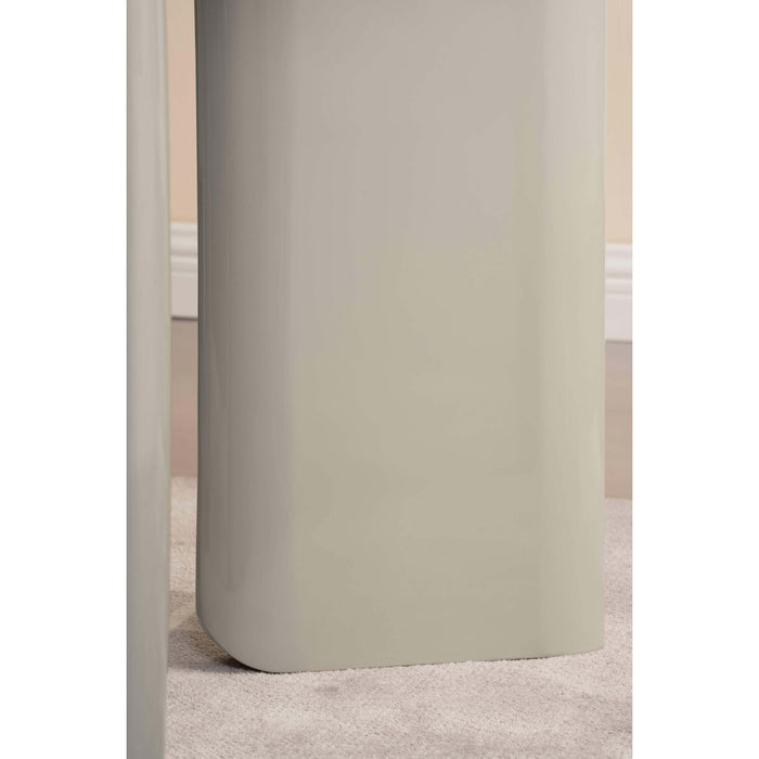 NADUVI Collection Eettafel Pondoro