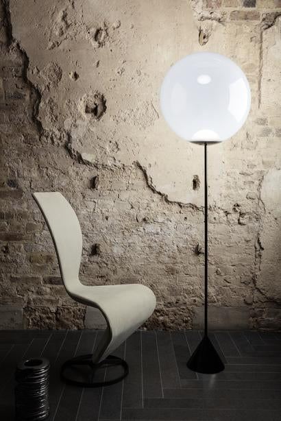 Globe Cone Slim vloerlamp LED zwart|zilver