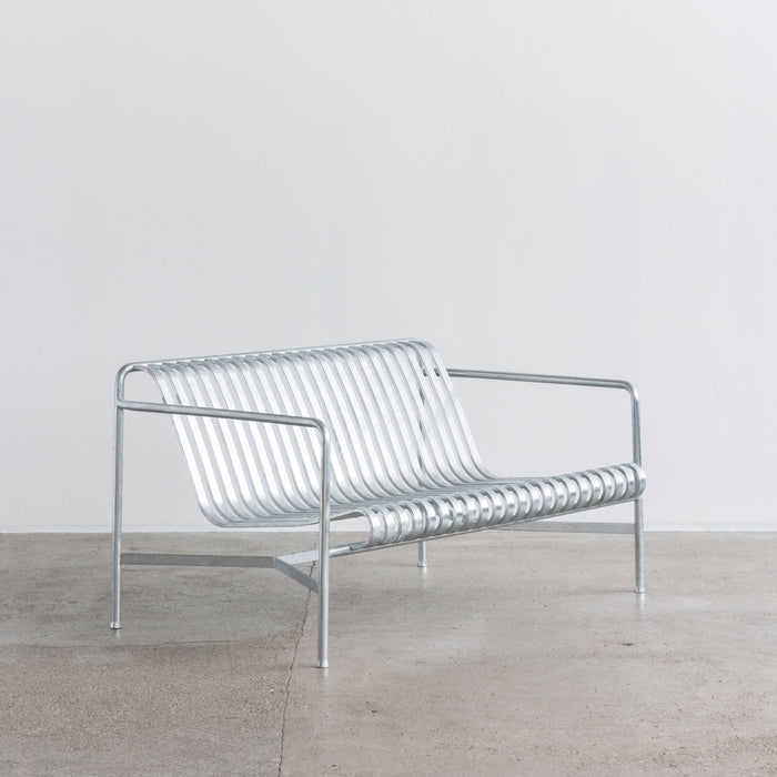 HAY Palissade Tuinbank 2,5-zits met Armleuning - Gegalvaniseerd Staal