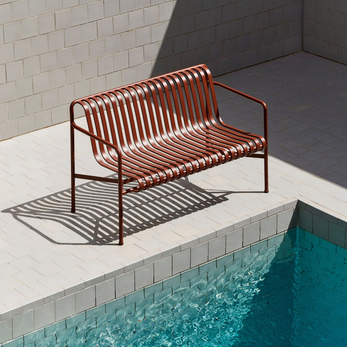 HAY Palissade Tuinbank 2,5-zits met Armleuning - Iron Red