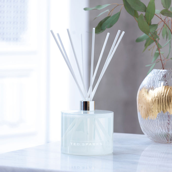 Ted Sparks Kaars, Geurstokjes & Roomspray Gift Set XL - Tonka & Pepper